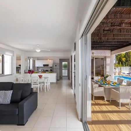 Villa Sapphire Seaside *